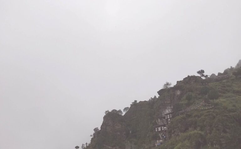 Bumdra Trek with Glamping