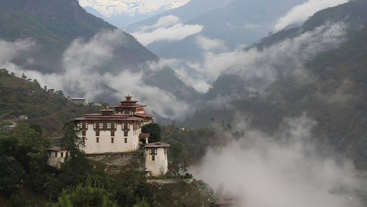 lhuntse dzong
